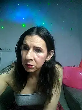 Cameron puppy online show from December 19, 2025, 4:41 am