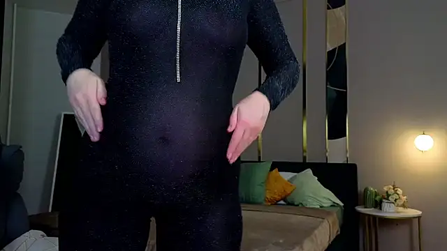 Snapshot of katy__moonj chatting on October 19, 2025, 1:06 am katy  moonj online show from October 19, 2025, 1:06 am