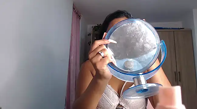 fairylatin222 online show from January 1, 2025, 11:05 am