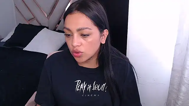 Snapshot of fairylatin222 chatting on October 17, 2025, 8:00 pm fairylatin222 online show from October 17, 2025, 8:00 pm