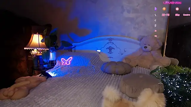 JulieHeets online show from December 28, 2024, 1:17 pm