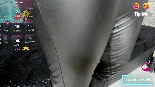 Cloee66 online show from October 15, 2025, 2:50 pm