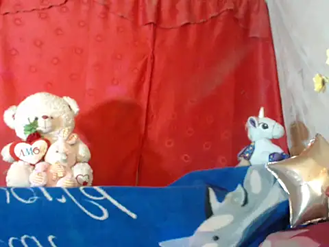 hottieperla online show from December 13, 2024, 7:10 pm