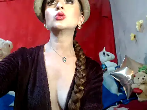 hottieperla online show from January 6, 2025, 7:56 pm