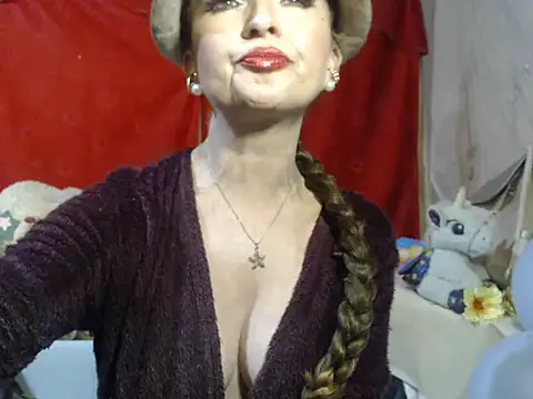 Snapshot of hottieperla chatting on October 3, 2025, 6:05 pm hottieperla online show from October 3, 2025, 6:05 pm