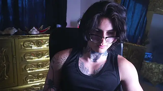 dantecoppolaa  online show from January 30, 2025, 9:04 pm