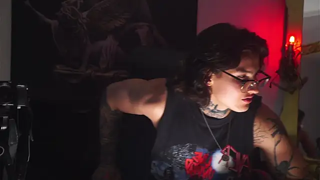 dantecoppolaa  online show from March 21, 2025, 10:39 pm