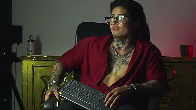 dantecoppolaa  online show from September 10, 2025, 11:05 pm