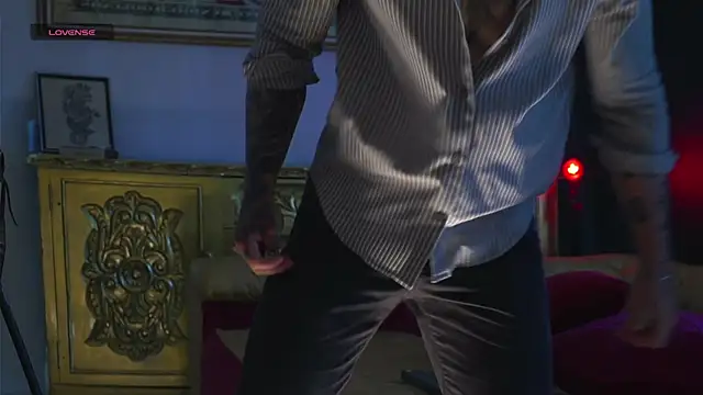 dantecoppolaa  online show from October 25, 2025, 7:30 pm