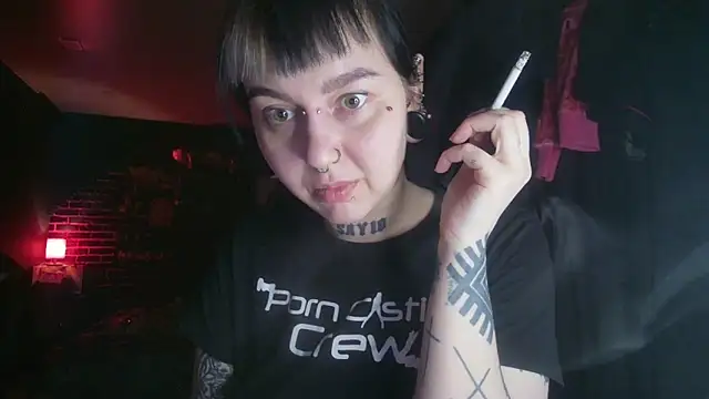 Snapshot of MoorderxDoll chatting on March 15, 2025, 10:33 pm MoorderxDoll online show from March 15, 2025, 10:33 pm