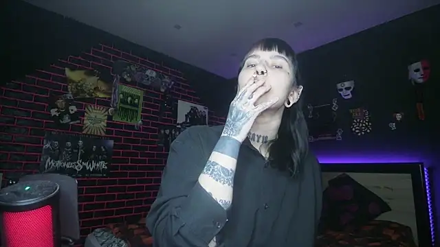MoorderxDoll online show from February 26, 2026, 10:31 pm
