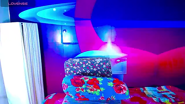 Snapshot of Cristalxxts chatting on September 24, 2025, 10:02 pm Cristalxxts online show from September 24, 2025, 10:02 pm