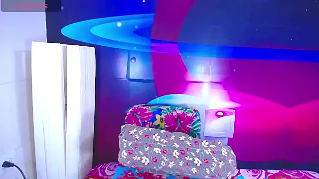 Snapshot of Cristalxxts chatting on October 11, 2025, 9:02 pm Cristalxxts online show from October 11, 2025, 9:02 pm