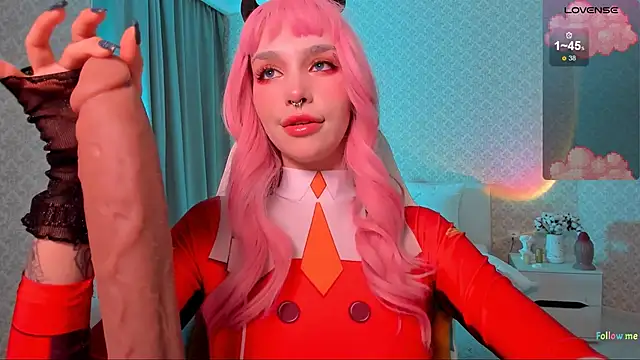 LeylaNoiry online show from September 30, 2025, 3:06 pm