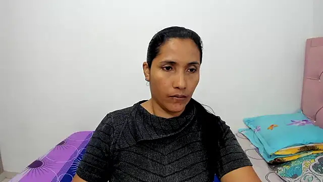 catalinabreyle online show from December 3, 2024, 7:55 pm