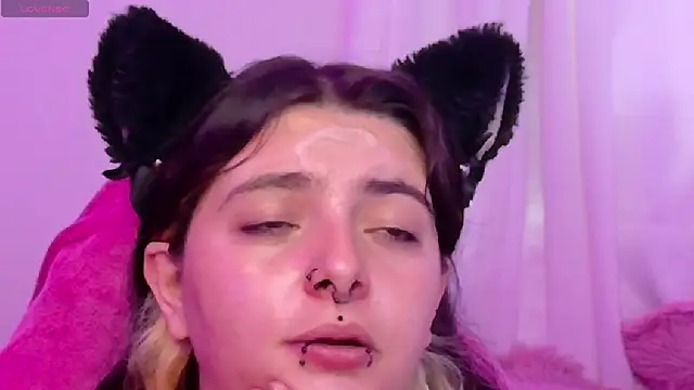 Sachi Meow online show from June 14, 2026, 7:49 pm