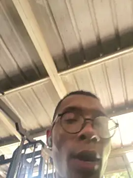 Snapshot of Aaronblack1_ chatting on May 25, 2026, 5:19 pm Aaronblack1 online show from May 25, 2026, 5:19 pm
