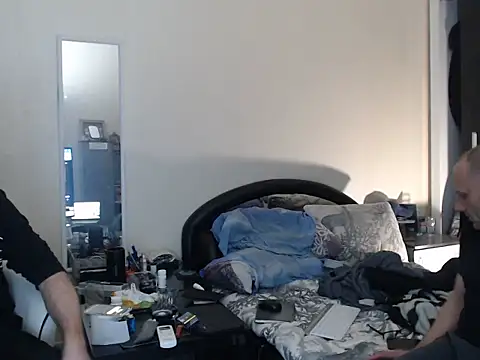 Terizizz online show from April 15, 2026, 7:58 pm