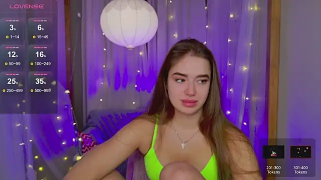 LovelyJessie online show from December 24, 2024, 2:01 pm