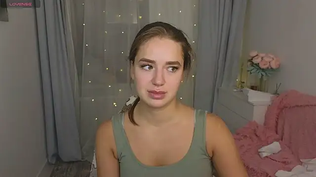 LovelyJessie online show from March 17, 2025, 1:50 pm