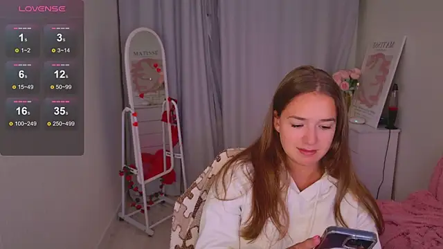 Snapshot of LovelyJessie chatting on February 19, 2026, 2:02 pm LovelyJessie online show from February 19, 2026, 2:02 pm