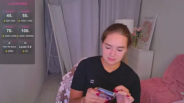 Snapshot of LovelyJessie chatting on April 13, 2026, 1:49 pm LovelyJessie online show from April 13, 2026, 1:49 pm