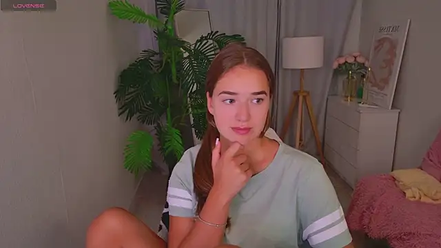 LovelyJessie online show from July 1, 2026, 1:34 pm