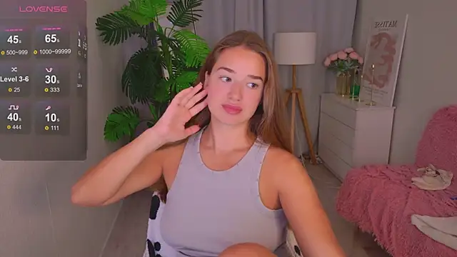 LovelyJessie online show from July 30, 2026, 1:43 pm