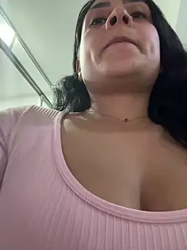 Amy Ross  online show from February 23, 2025, 11:11 am