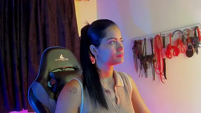 scarlet-kennedy98 online show from October 7, 2025, 10:51 pm