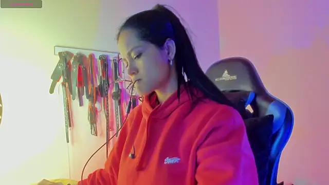 Snapshot of scarlet-kennedy98 chatting on March 18, 2026, 10:24 pm scarlet-kennedy98 online show from March 18, 2026, 10:24 pm