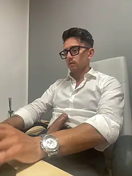 Snapshot of masterboss_ chatting on September 19, 2025, 11:33 am masterboss  online show from September 19, 2025, 11:33 am