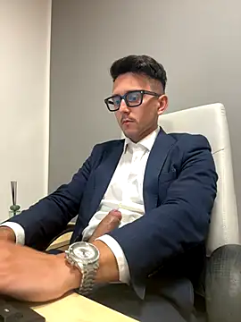 Snapshot of masterboss_ chatting on October 2, 2025, 11:28 am masterboss  online show from October 2, 2025, 11:28 am