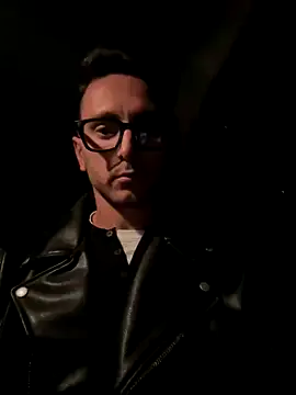 Snapshot of masterboss_ chatting on October 5, 2025, 9:13 pm masterboss  online show from October 5, 2025, 9:13 pm