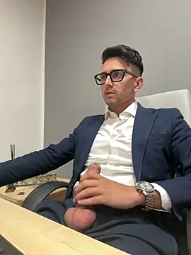 Snapshot of masterboss_ chatting on October 6, 2025, 11:29 am masterboss  online show from October 6, 2025, 11:29 am