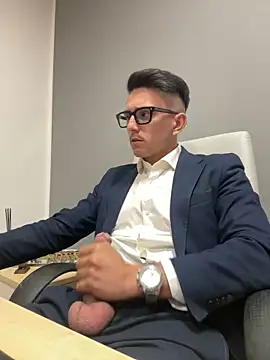 Snapshot of masterboss_ chatting on October 8, 2025, 11:41 am masterboss  online show from October 8, 2025, 11:41 am