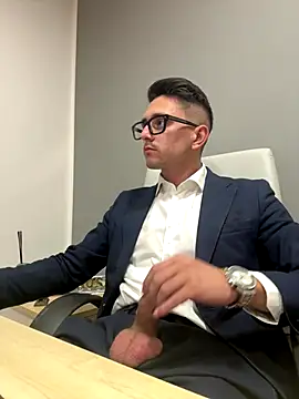 Snapshot of masterboss_ chatting on October 27, 2025, 1:04 pm masterboss  online show from October 27, 2025, 1:04 pm