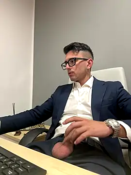 Snapshot of masterboss_ chatting on October 30, 2025, 1:12 pm masterboss online show from October 30, 2025, 1:12 pm