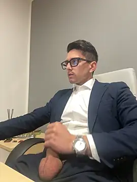 Snapshot of masterboss_ chatting on December 1, 2025, 12:54 pm masterboss online show from December 1, 2025, 12:54 pm