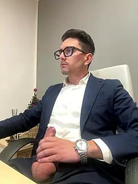 Snapshot of masterboss_ chatting on January 8, 2026, 12:29 pm masterboss online show from January 8, 2026, 12:29 pm