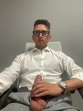 masterboss  online show from August 4, 2026, 11:46 am