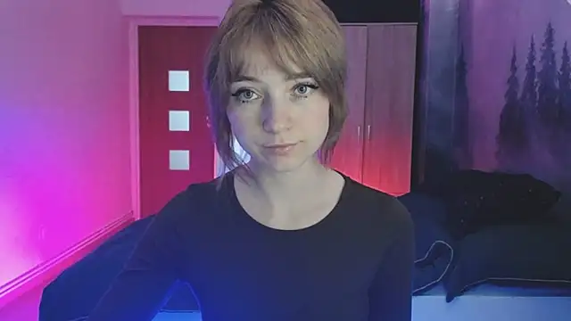 LuciaYoung online show from December 5, 2024, 7:38 am