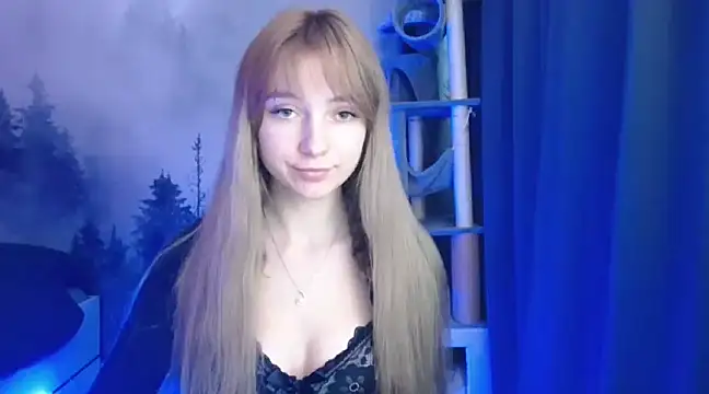 LuciaYoung online show from December 12, 2024, 10:24 am