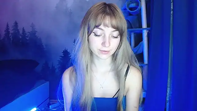LuciaYoung online show from December 15, 2024, 10:26 pm