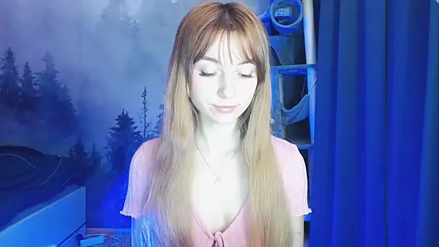 LuciaYoung online show from January 4, 2025, 4:11 pm