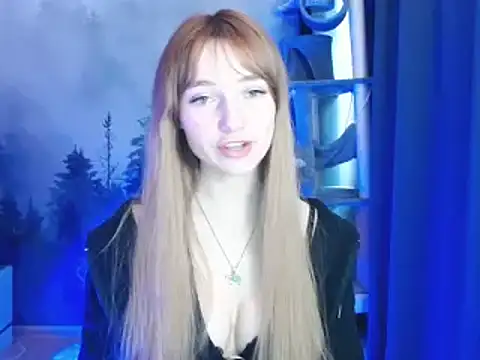 LuciaYoung online show from January 8, 2025, 10:26 am