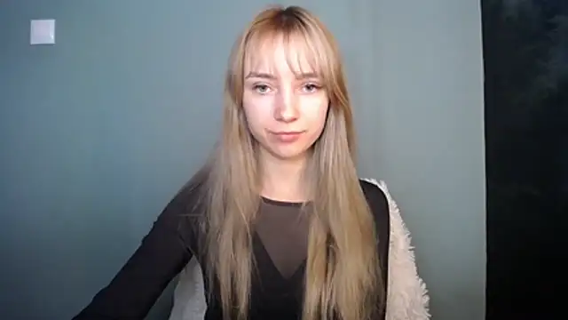 LuciaYoung online show from January 19, 2026, 8:40 am