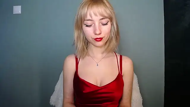 LuciaYoung online show from March 8, 2026, 7:45 am