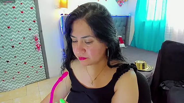 Snapshot of Sara-Murray chatting on March 5, 2025, 8:00 pm Sara-Murray online show from March 5, 2025, 8:00 pm