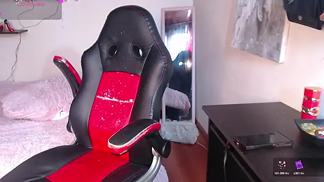 MissDennise online show from October 24, 2025, 5:20 pm